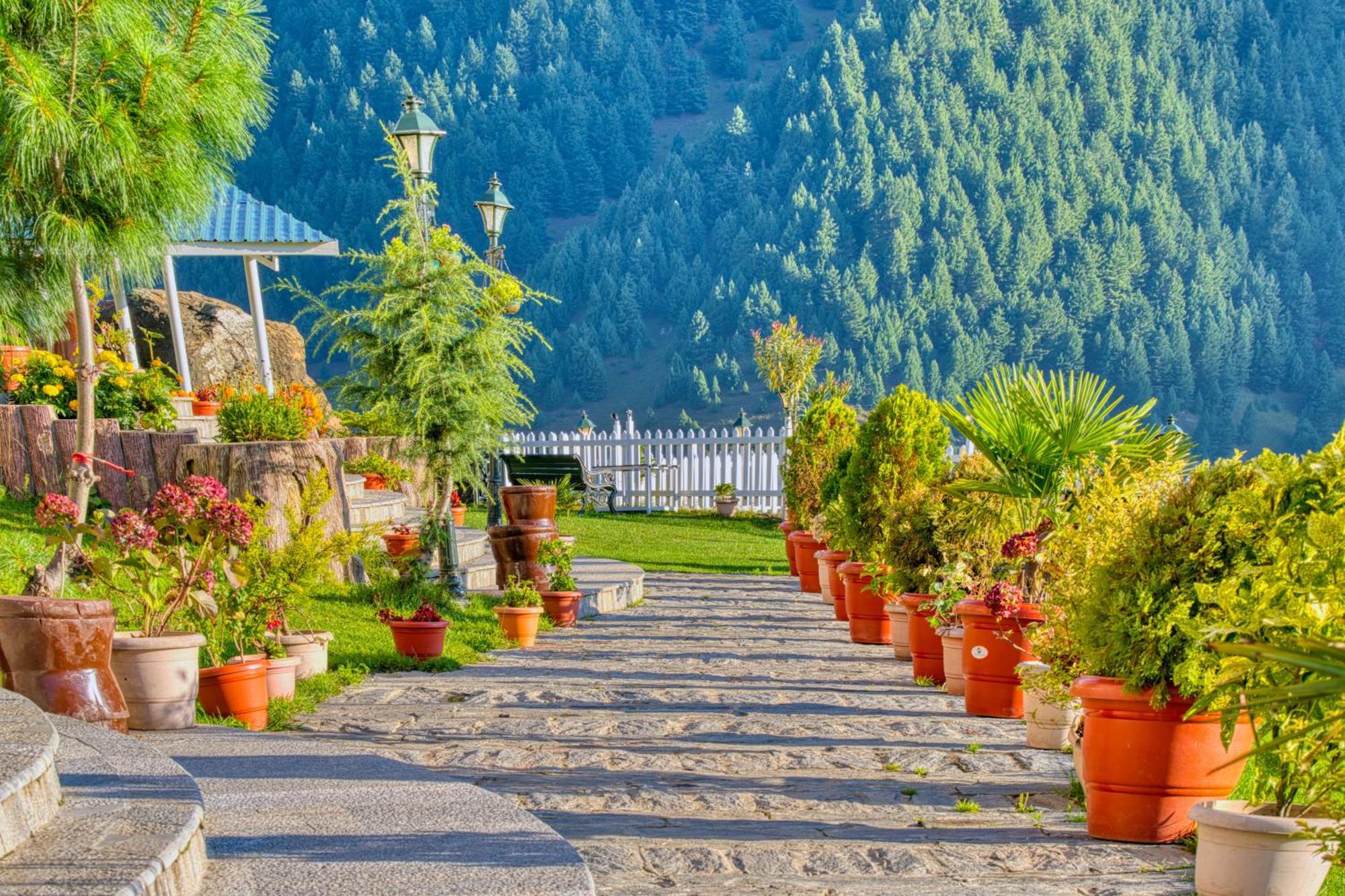 Golden Meadows Hotels & Resorts Sonāmarg Exterior foto