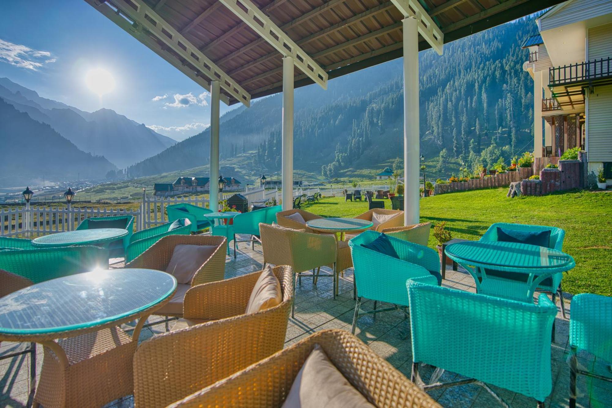 Golden Meadows Hotels & Resorts Sonāmarg Exterior foto