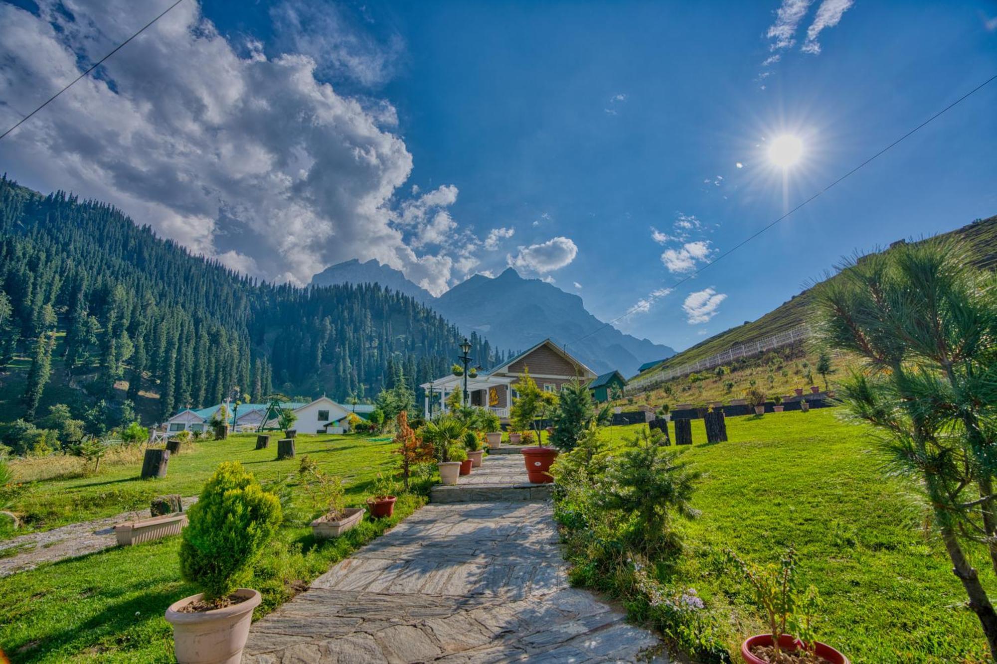 Golden Meadows Hotels & Resorts Sonāmarg Exterior foto