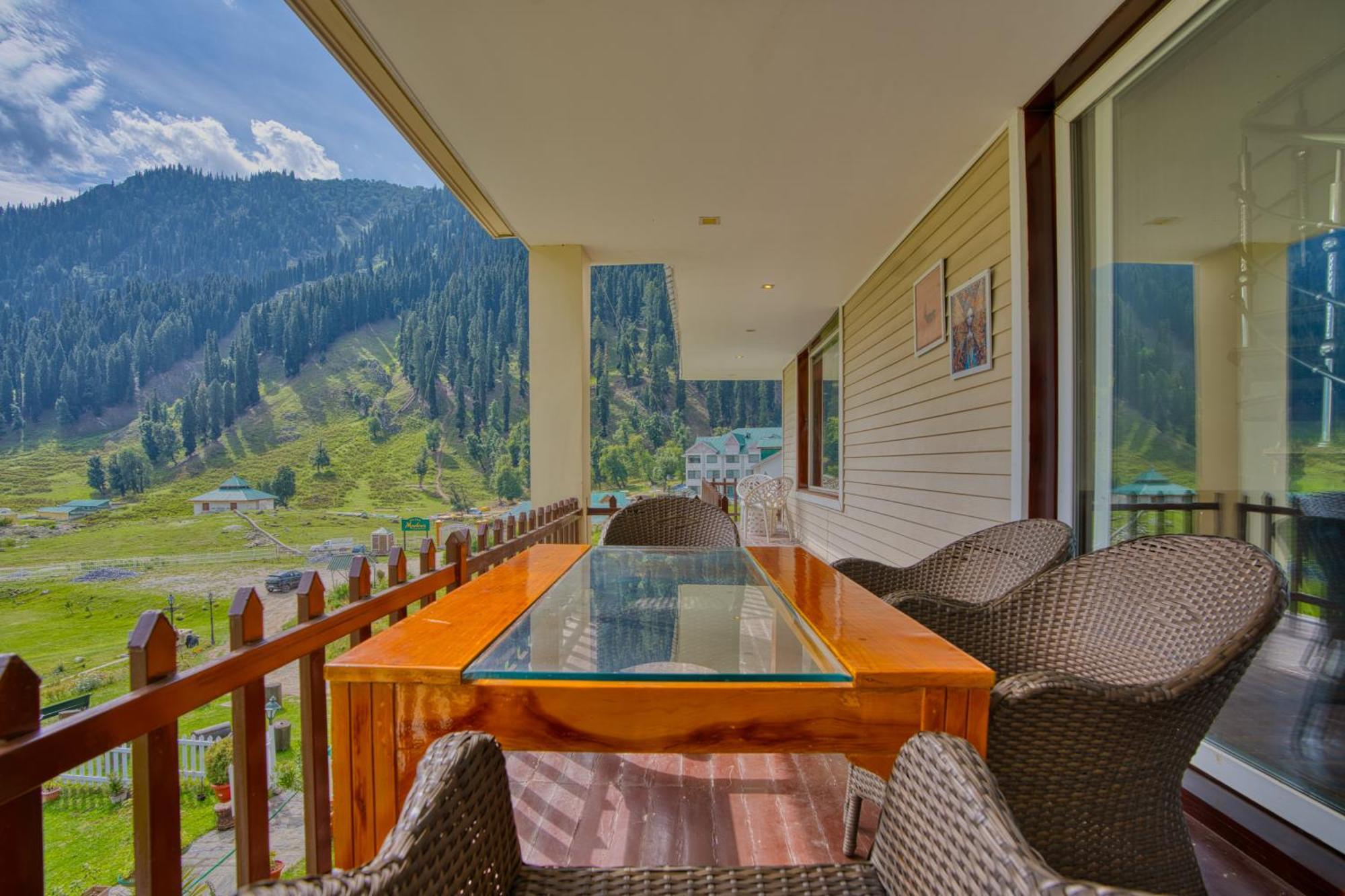Golden Meadows Hotels & Resorts Sonāmarg Exterior foto