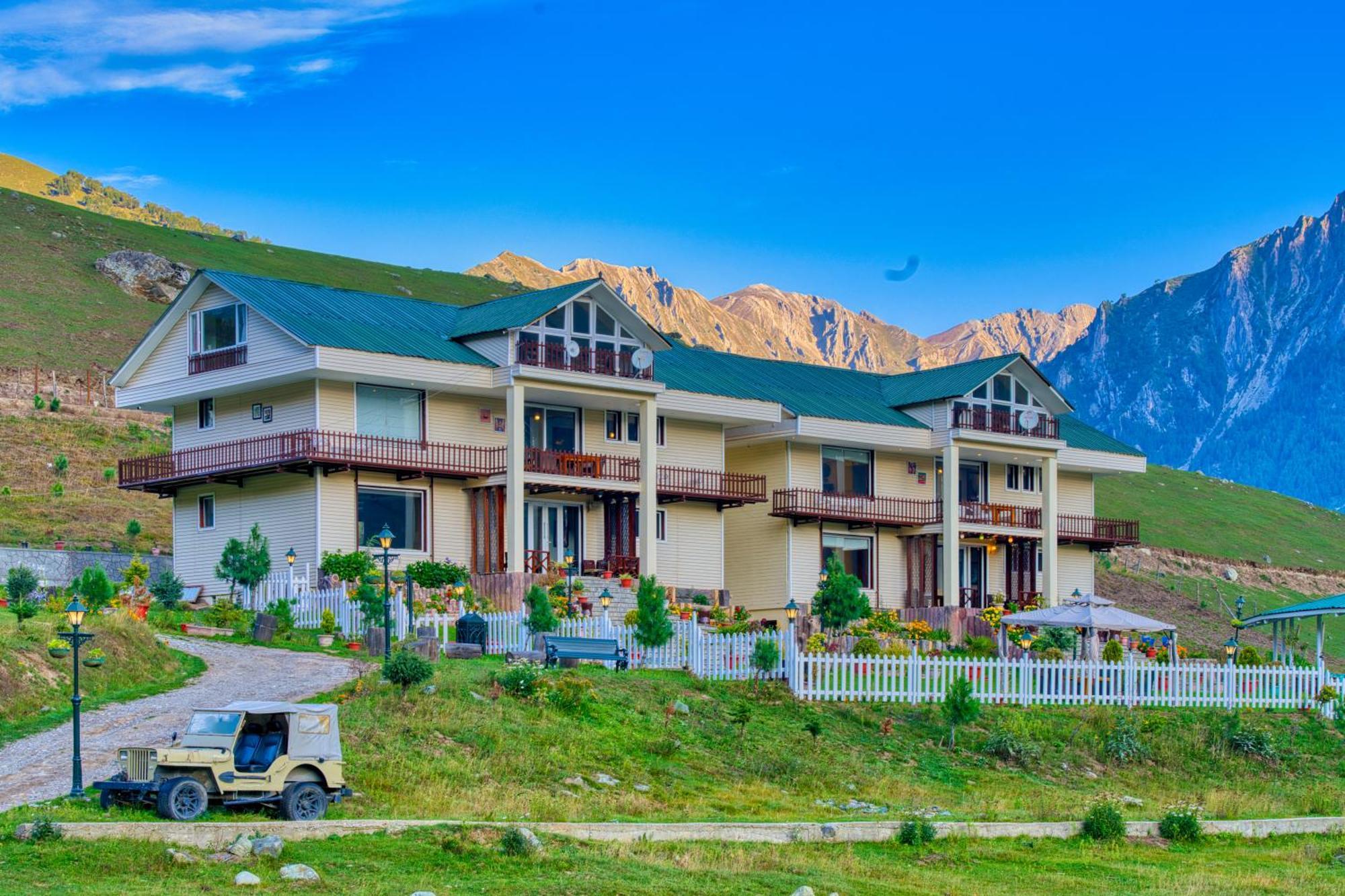 Golden Meadows Hotels & Resorts Sonāmarg Exterior foto